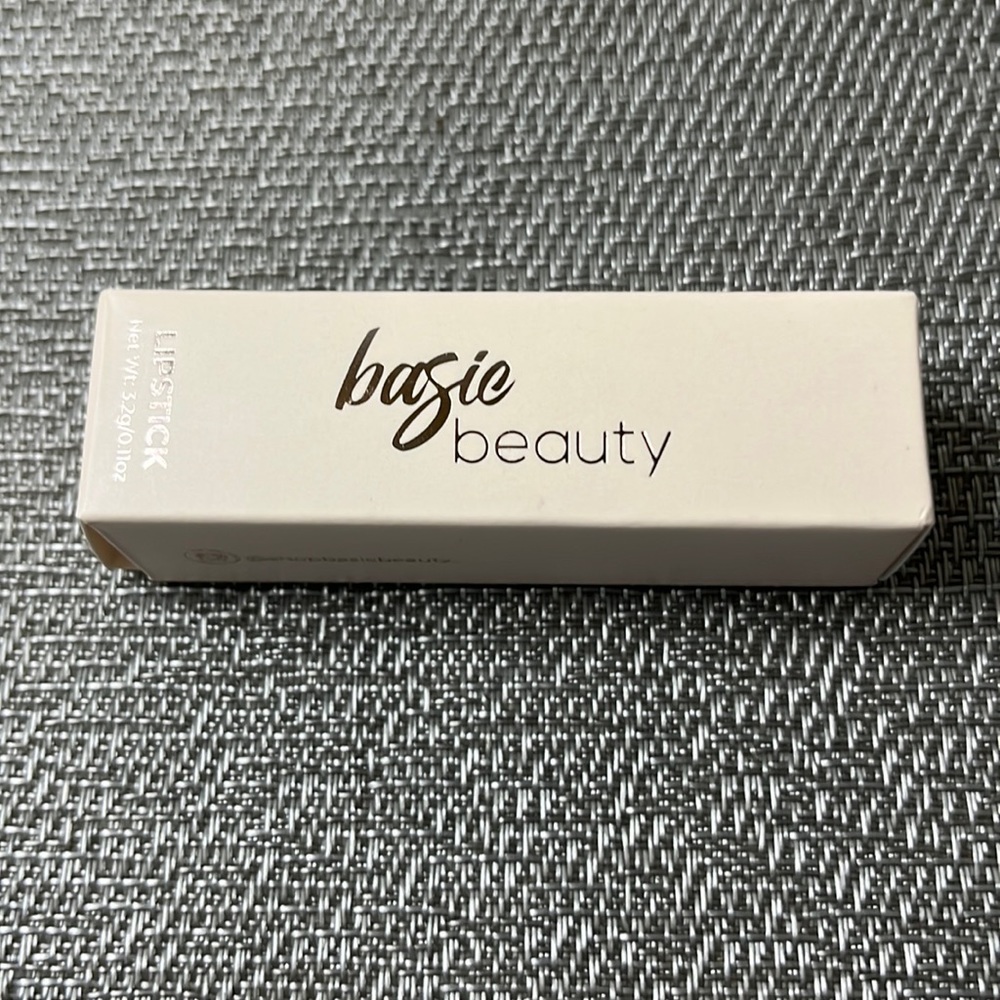 NWT Basic Beauty lipstick 💄- Fall4U